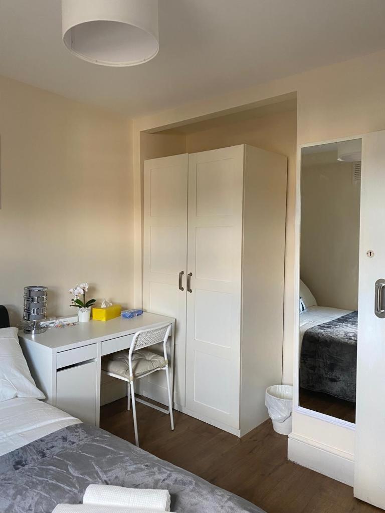Lovely Private Rooms In Camden, Central London Exterior foto